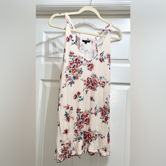 Papermoon Tops - Papermoon from Stitch fix, floral, light weight tank top